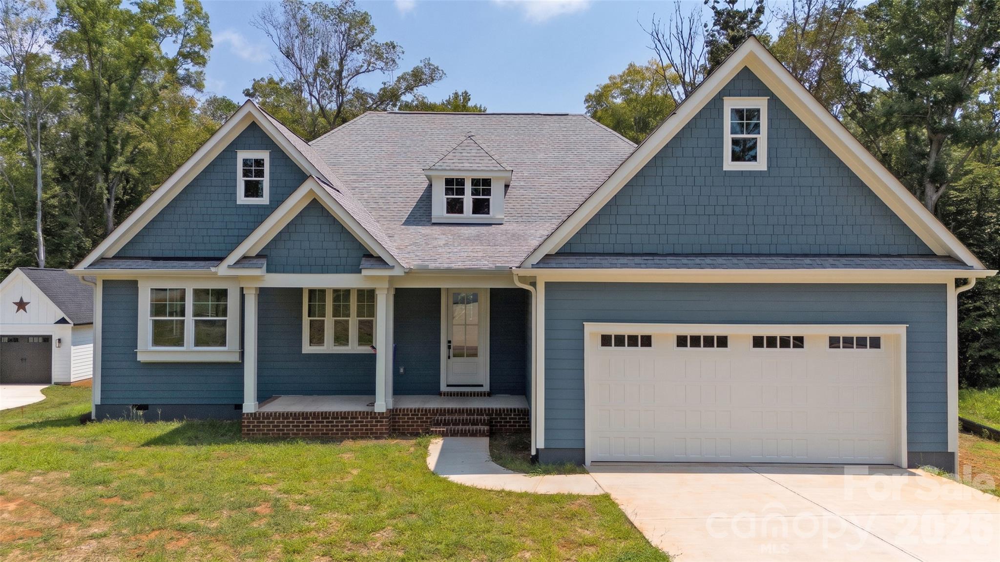Single Family Residence at 3201 Timber Run Lane, Maiden, photo 2 of 41