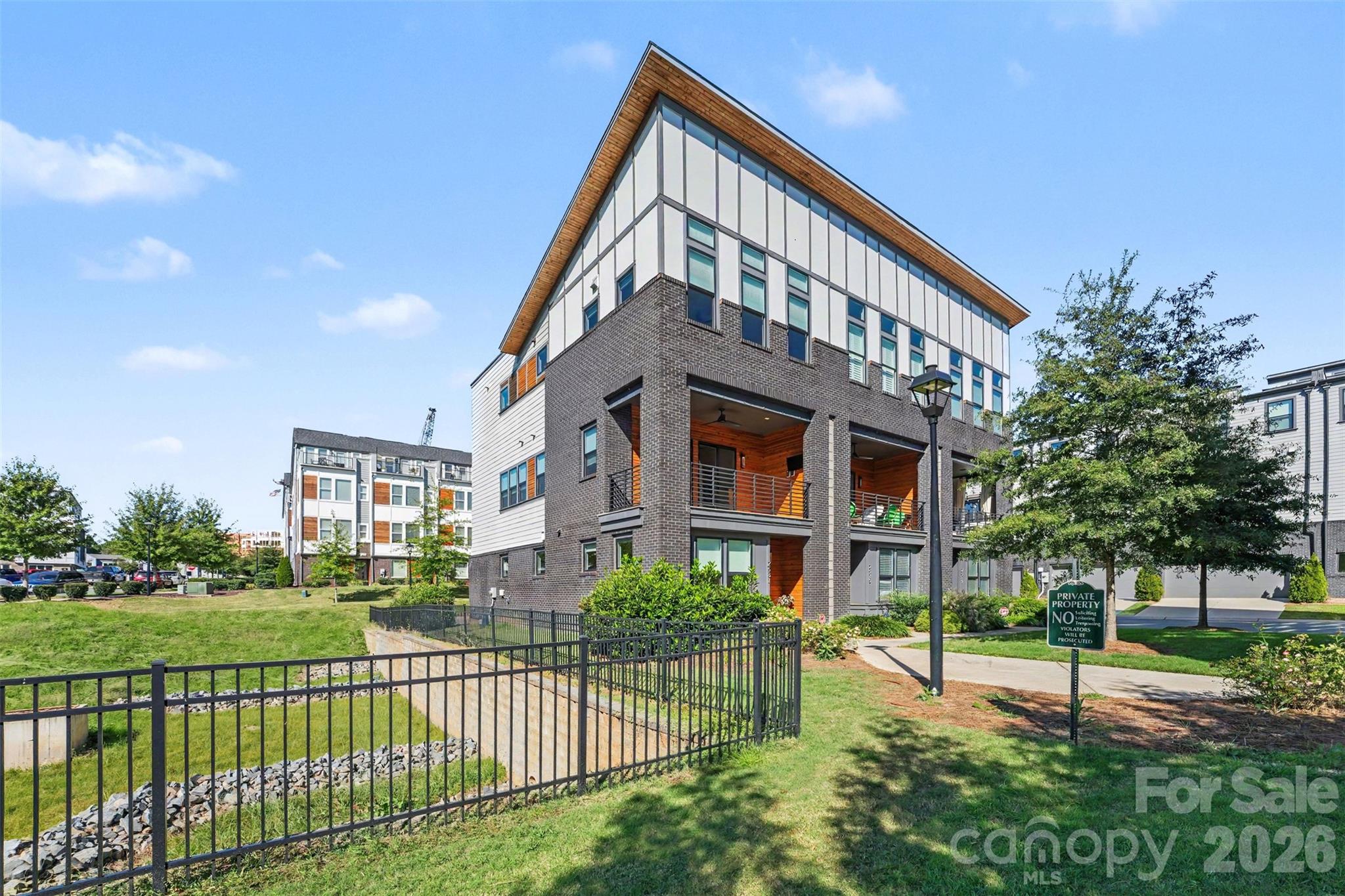 Townhouse at 2531 Irwin Stream Road, Charlotte, photo 4 of 48
