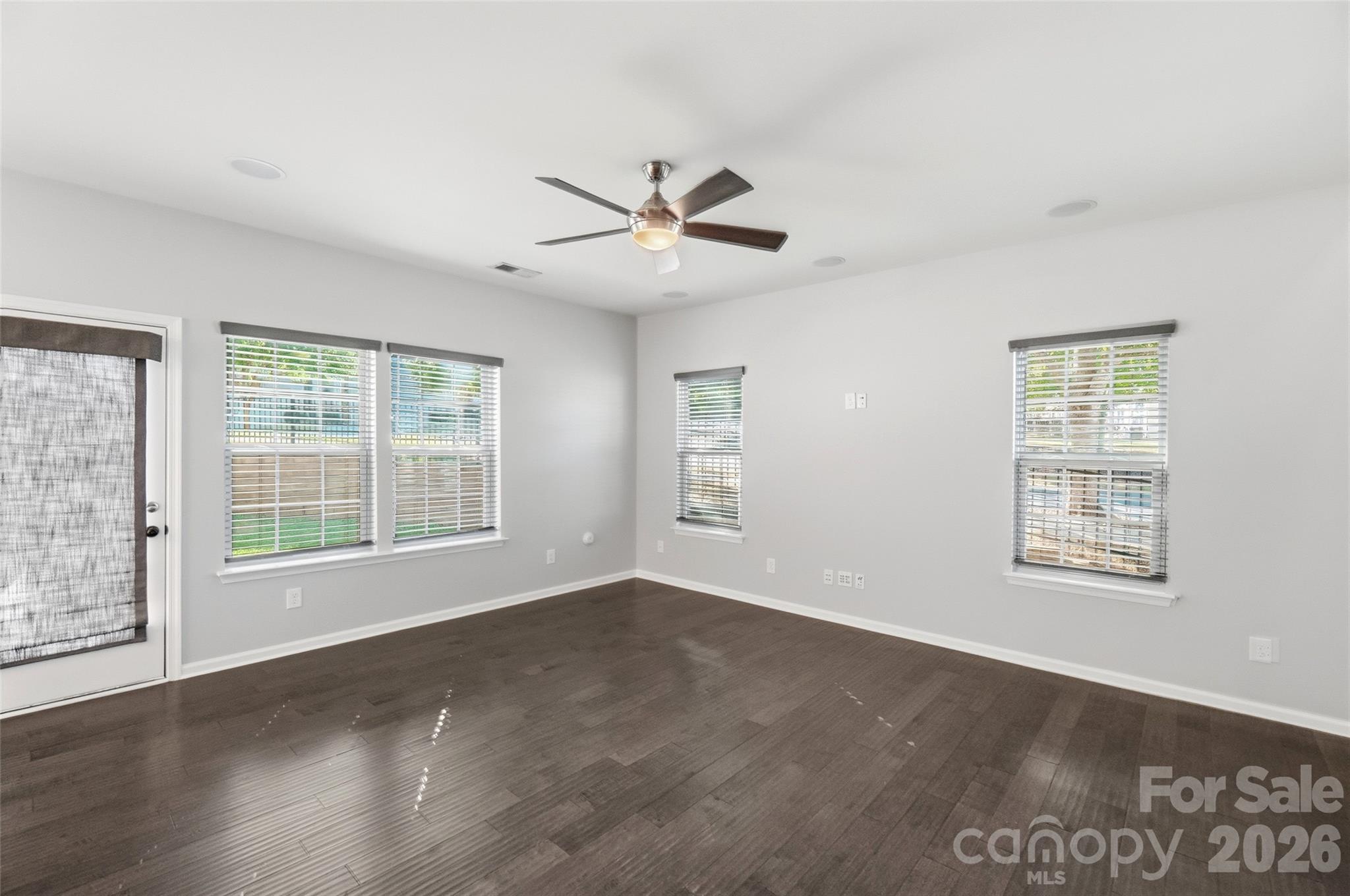 Single Family Residence at 1823 Fleetwood Drive, Charlotte, photo 13 of 48