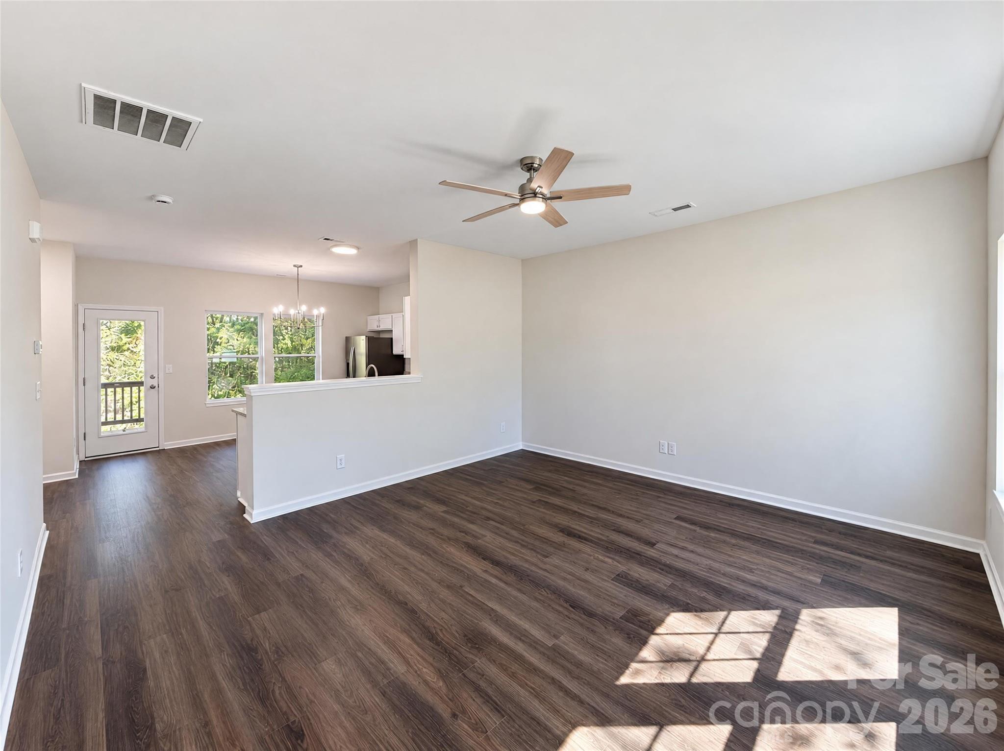 Single Family Residence at 7006 Wandering Creek Drive, Charlotte, photo 3 of 20