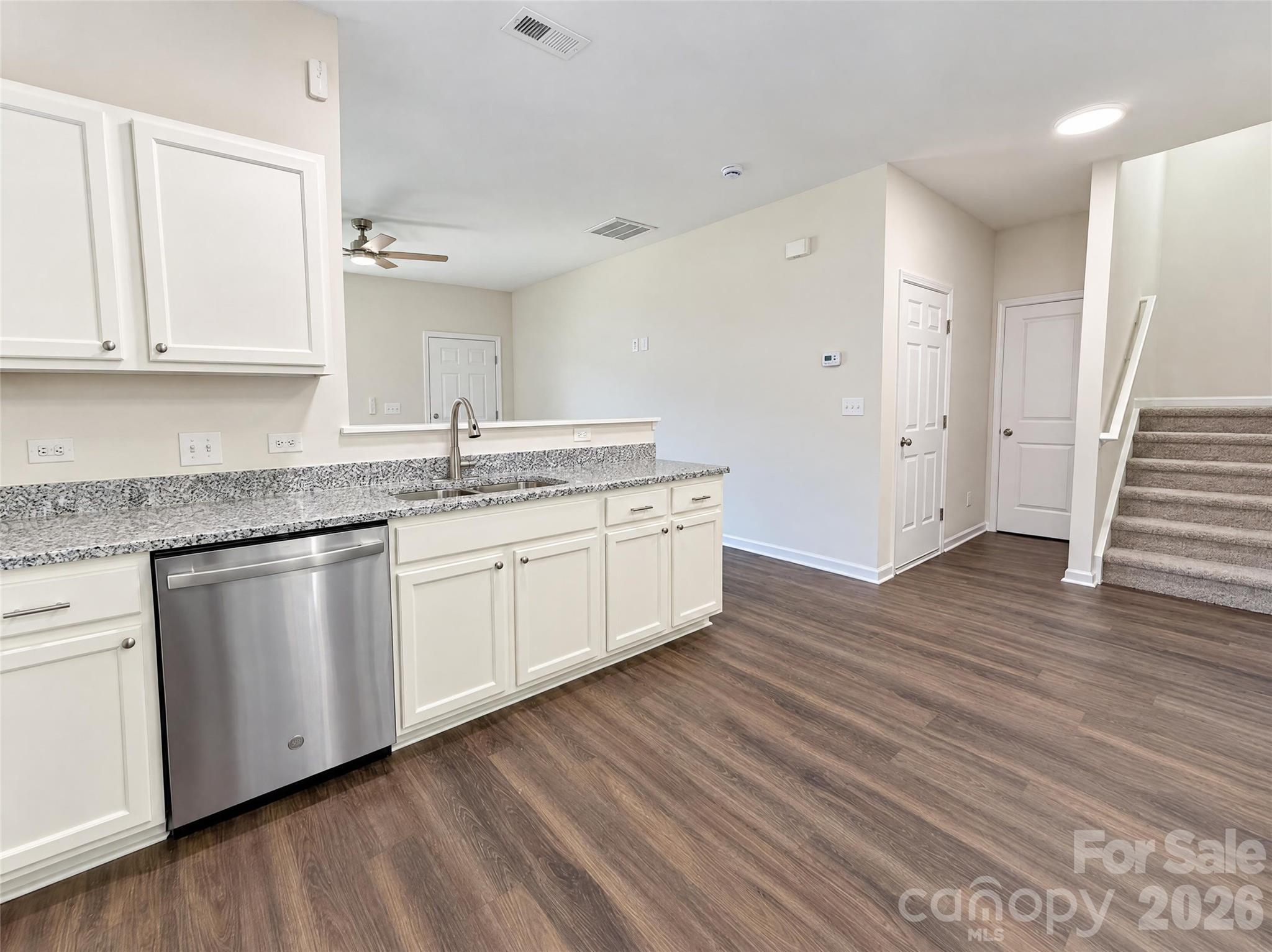 Single Family Residence at 7006 Wandering Creek Drive, Charlotte, photo 7 of 20