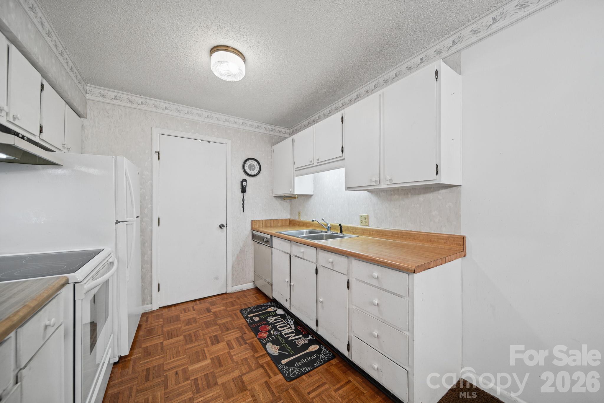 Condominium at 47 Edgewood Avenue, Concord, photo 10 of 38