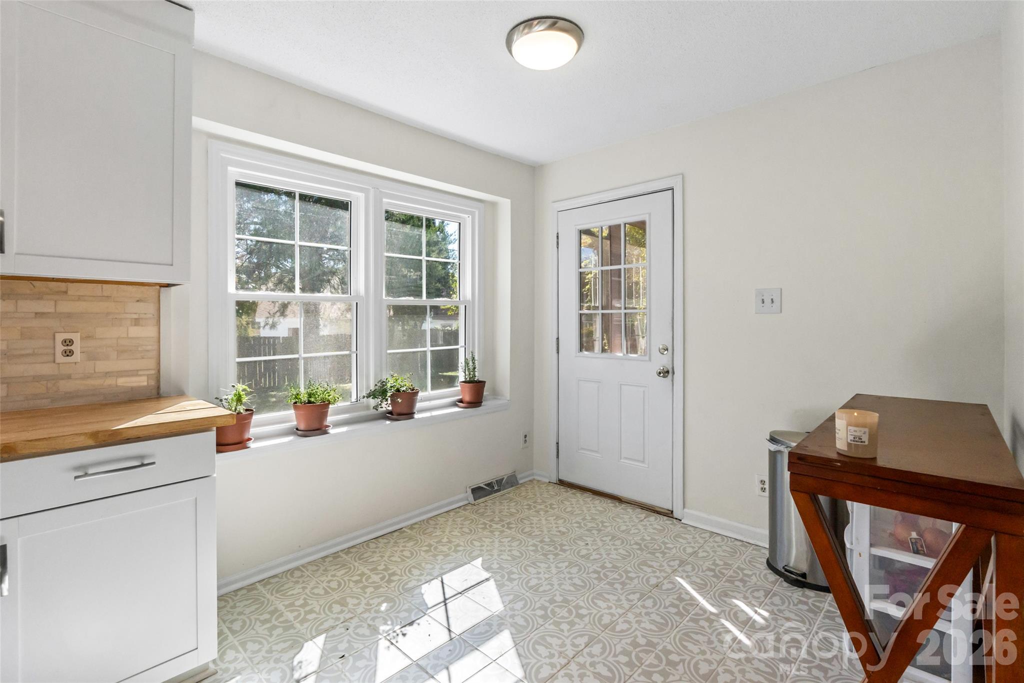 Single Family Residence at 1655 Brook Drive, Fort Mill, photo 6 of 32