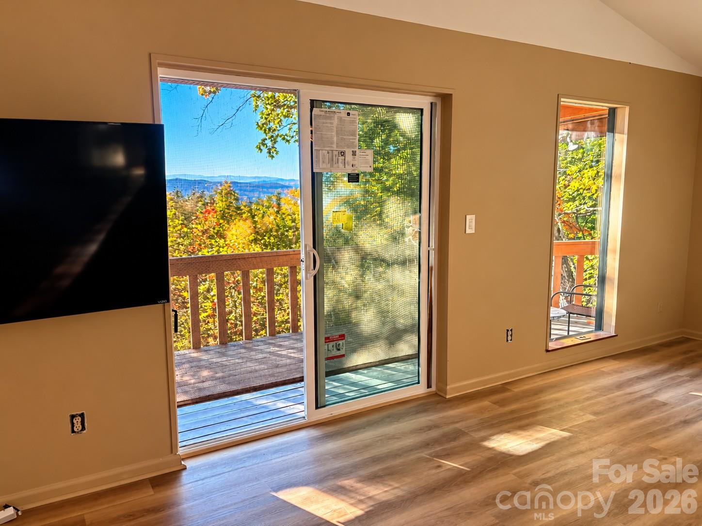 Single Family Residence at 224 Viking Trail, Hendersonville, photo 6 of 28