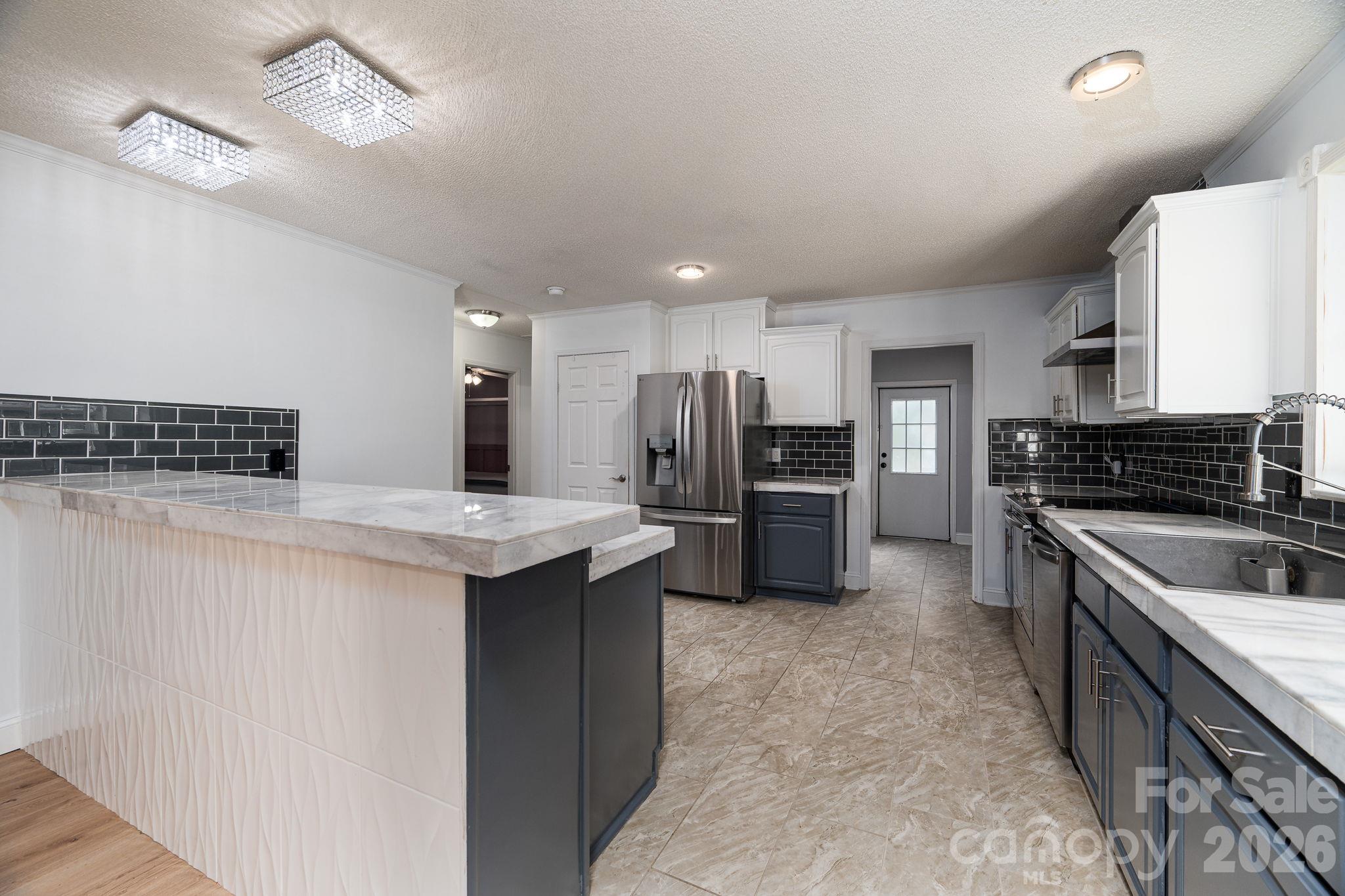 Single Family Residence at 417 Pinnacle Road, Kings Mountain, photo 7 of 43