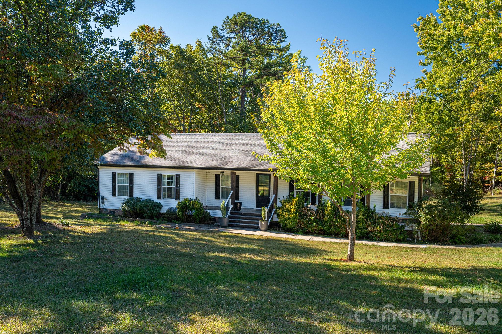 Single Family Residence at 417 Pinnacle Road, Kings Mountain, photo 16 of 43
