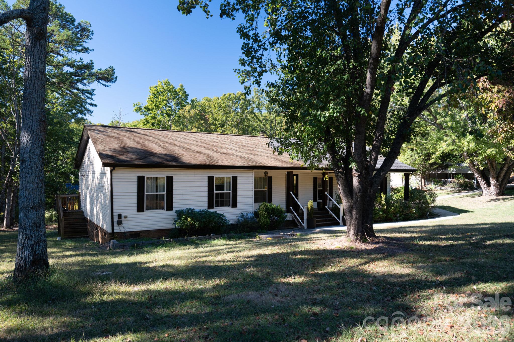 Single Family Residence at 417 Pinnacle Road, Kings Mountain, photo 18 of 43