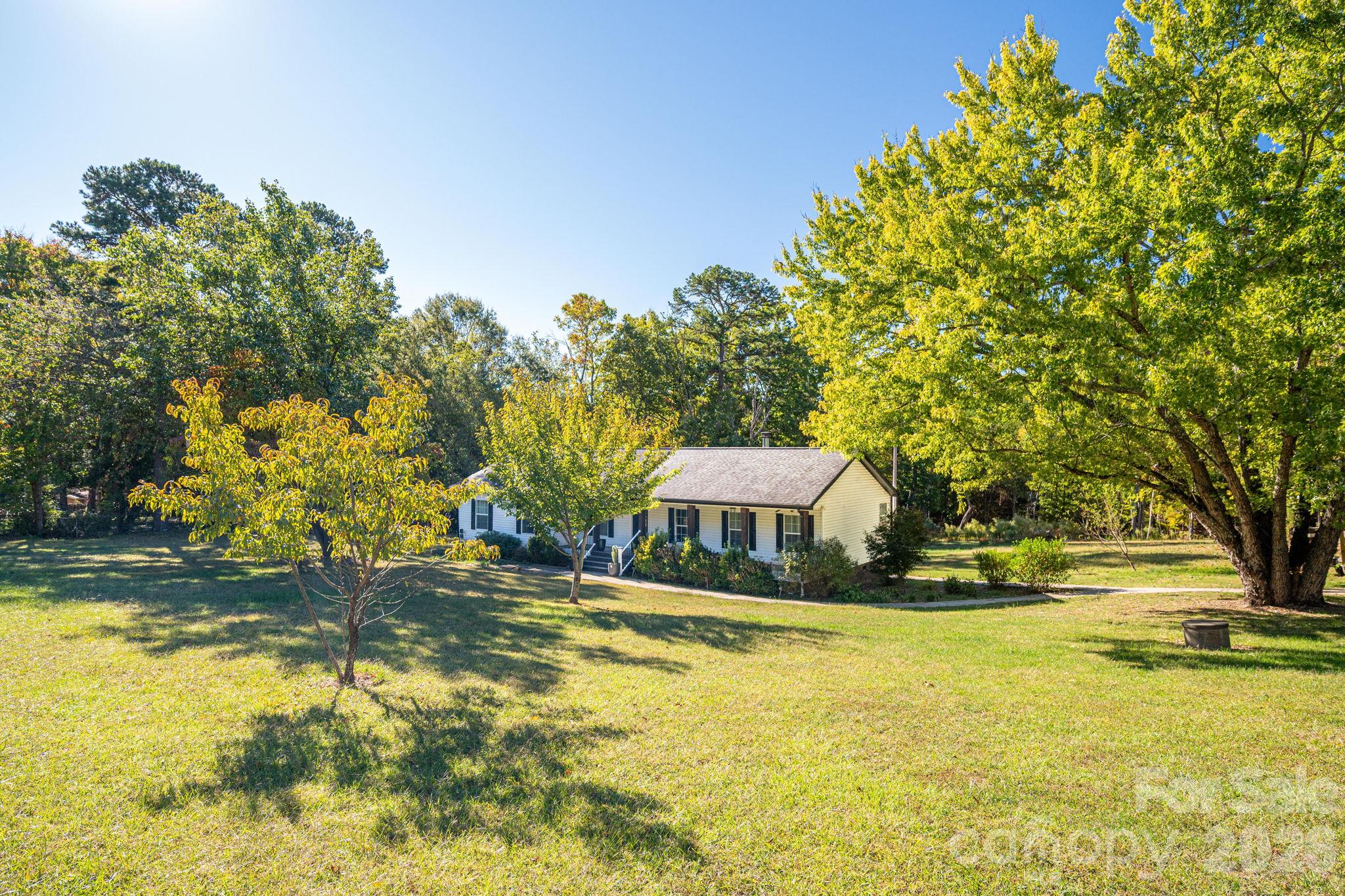 Single Family Residence at 417 Pinnacle Road, Kings Mountain, photo 23 of 43