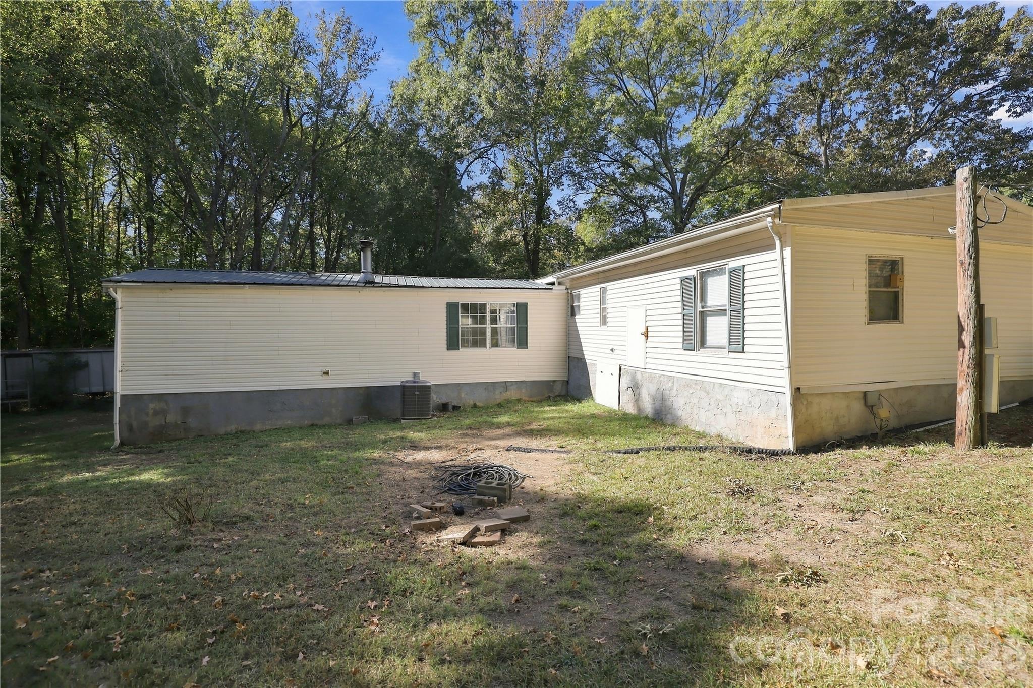 Single Family Residence at 3247 Charlotte Highway, York, photo 9 of 45
