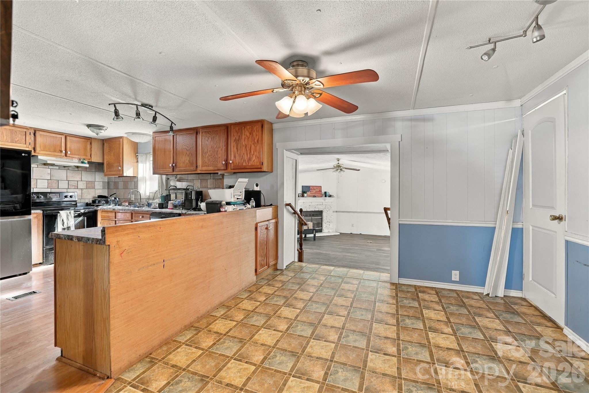Single Family Residence at 3247 Charlotte Highway, York, photo 31 of 45