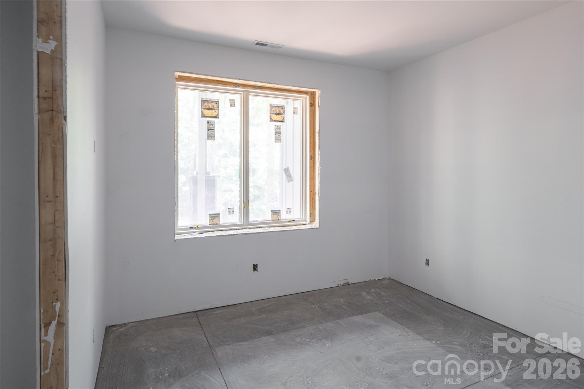 Guest bedroom in lower level - 200 Bent Pine Trace, Hendersonville