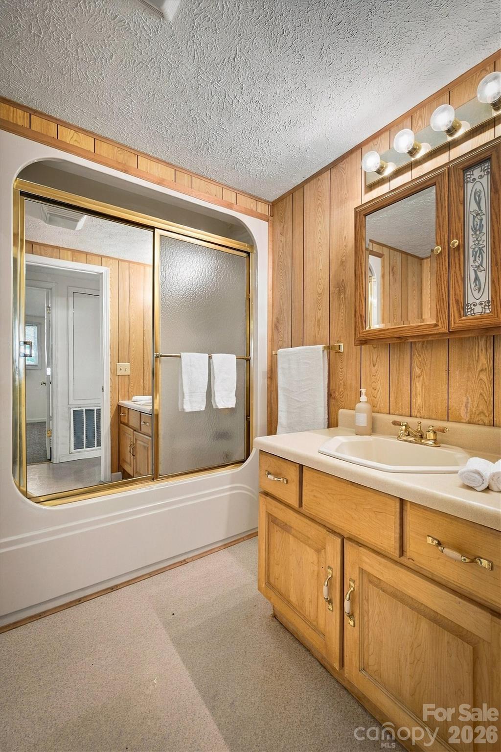 Full Bathroom - 2476 Watts Street, Morganton