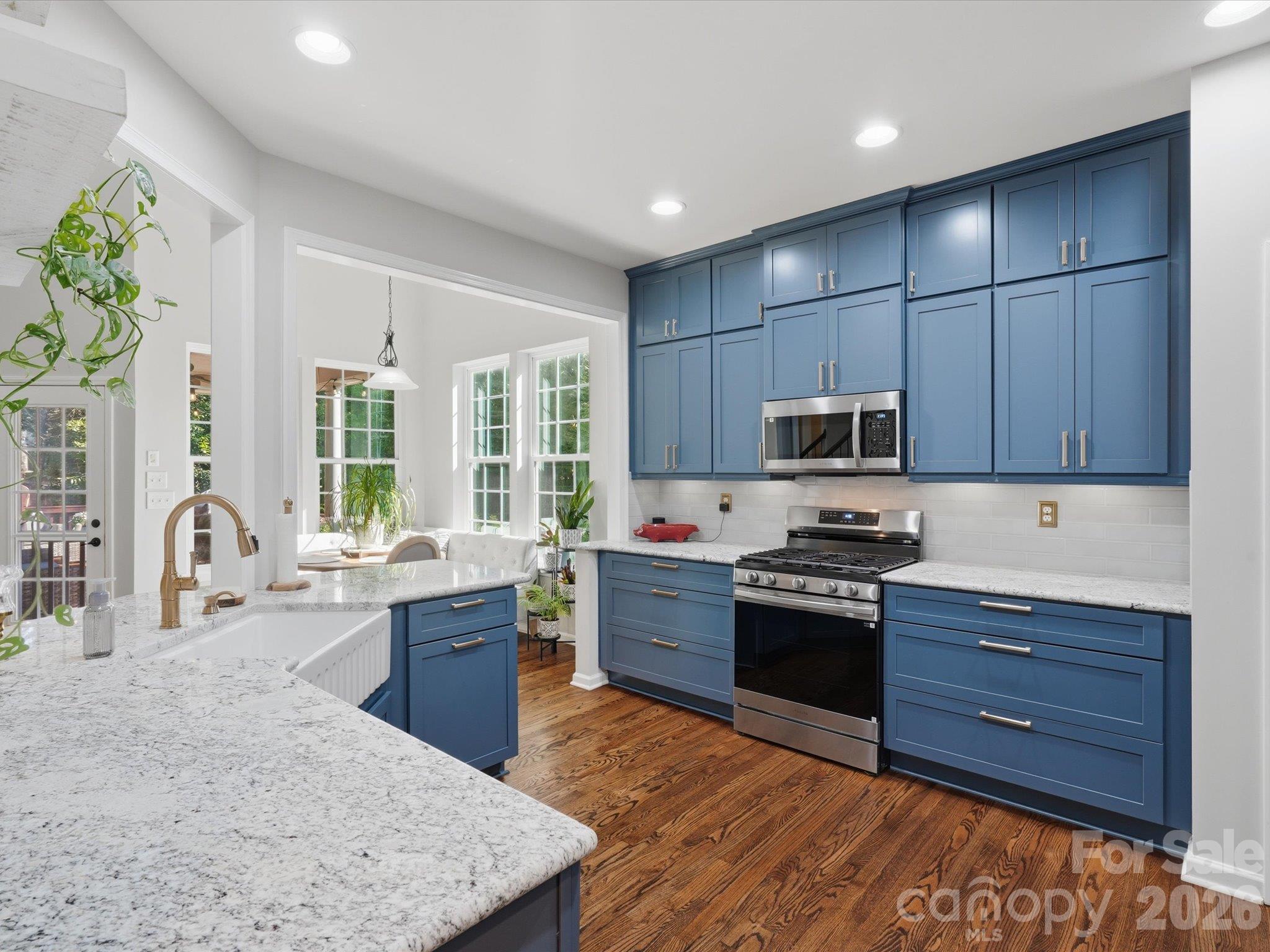 Single Family Residence at 446 Leaf Arbor Court, Lake Wylie, photo 11 of 48