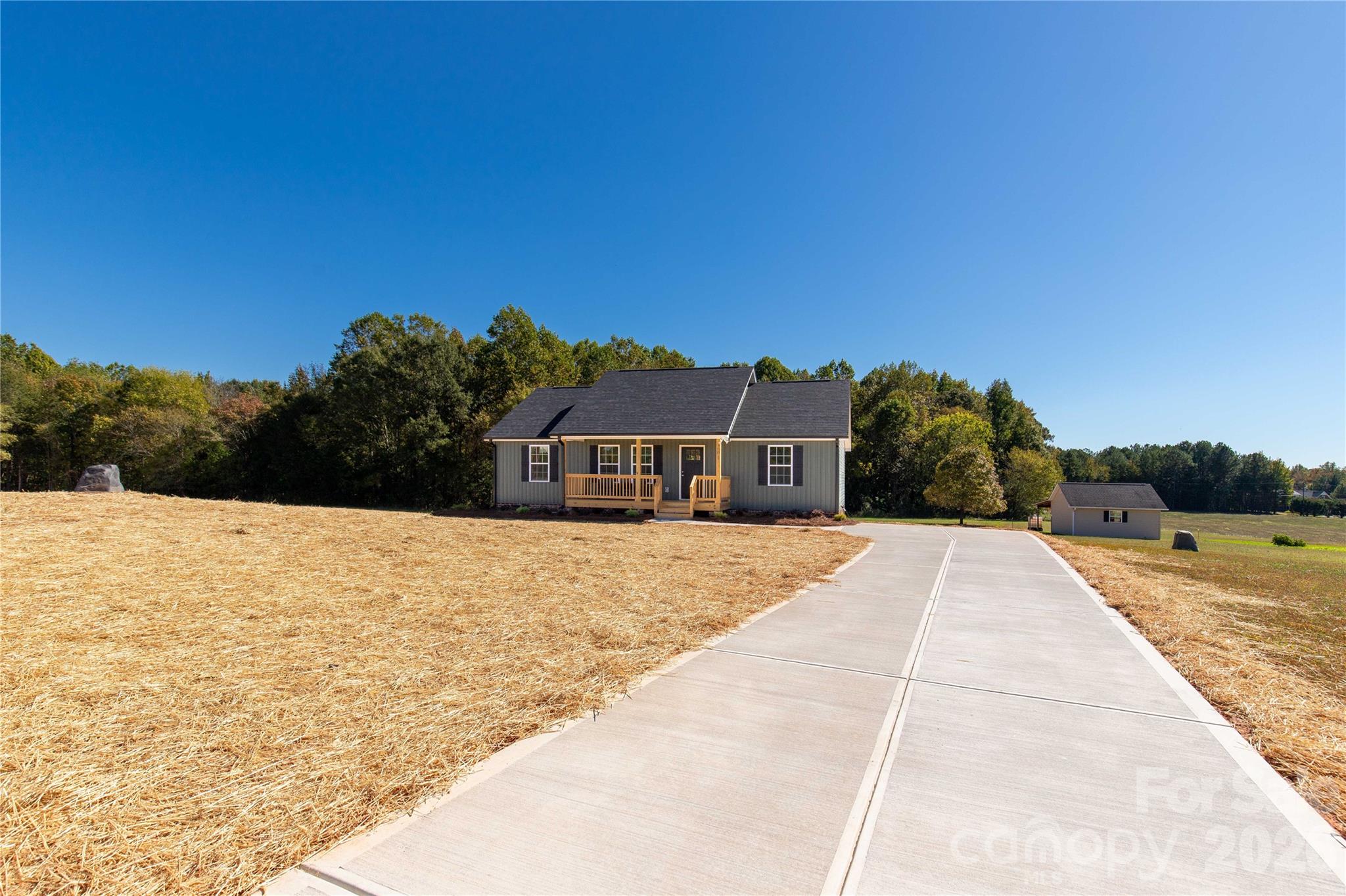 Single Family Residence at 201 Springlake Road, York, photo 3 of 38
