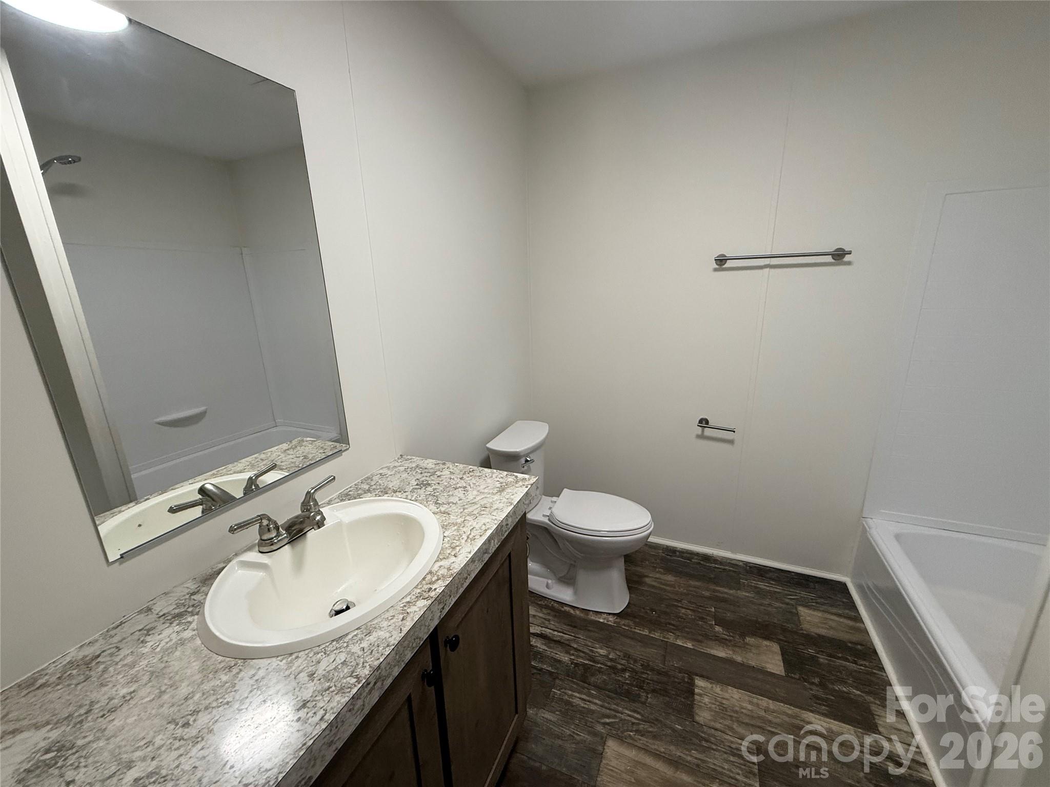 Hall Bath - 574 Hodges Creek Drive, Old Fort