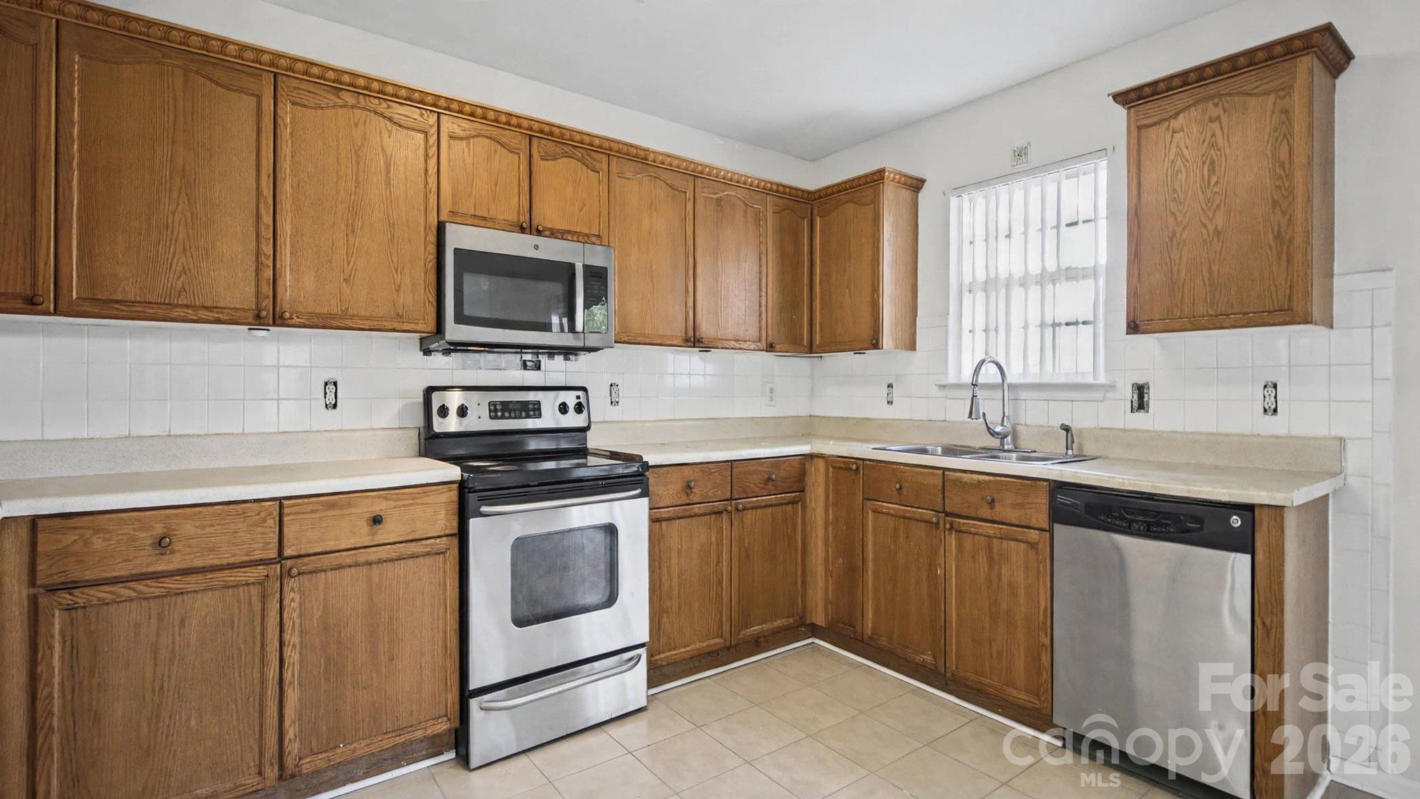 Single Family Residence at 5019 Patricia Ann Lane, Charlotte, photo 12 of 32