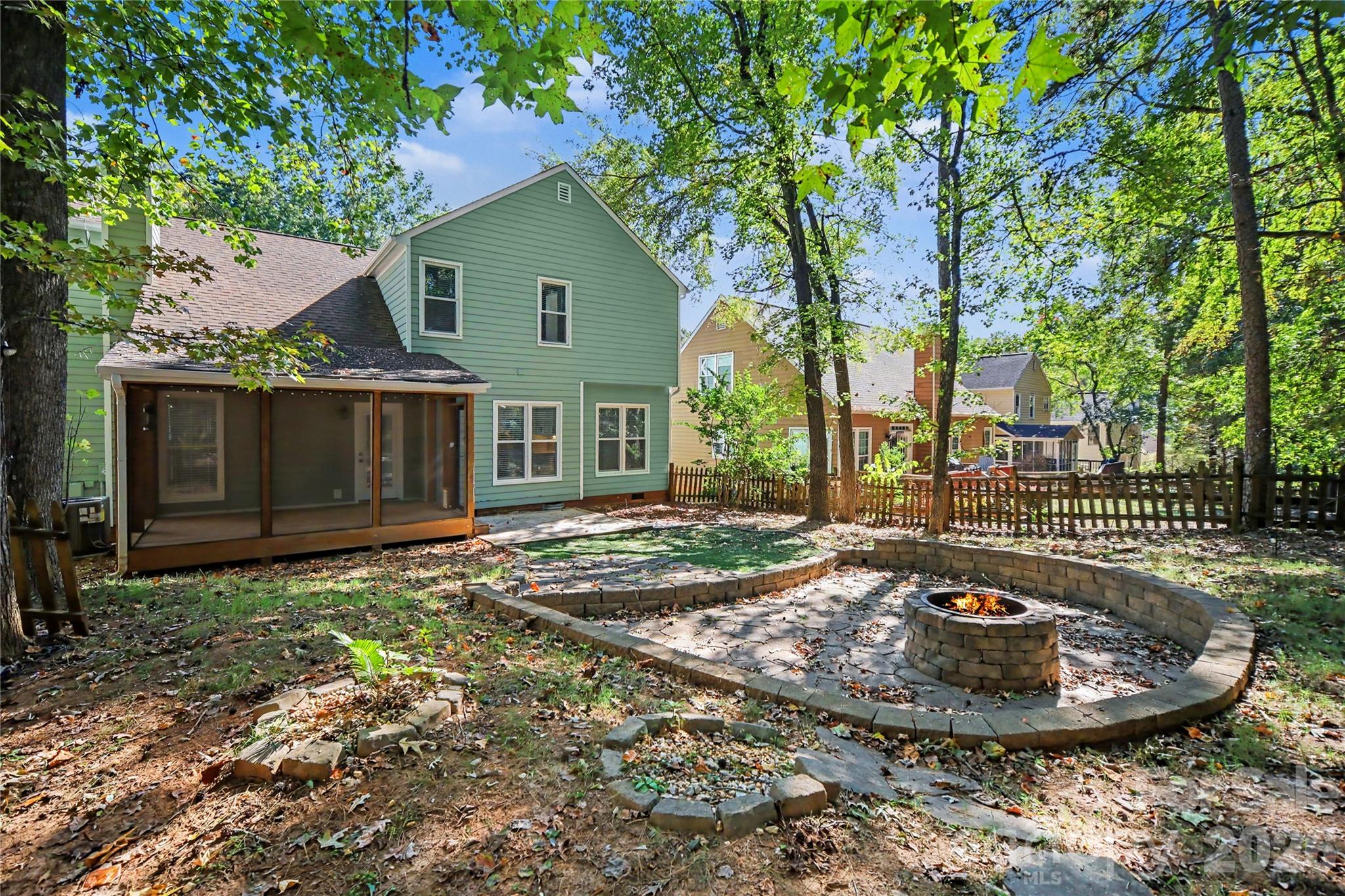 Single Family Residence at 9732 Whitewood Trail, Charlotte, photo 39 of 41