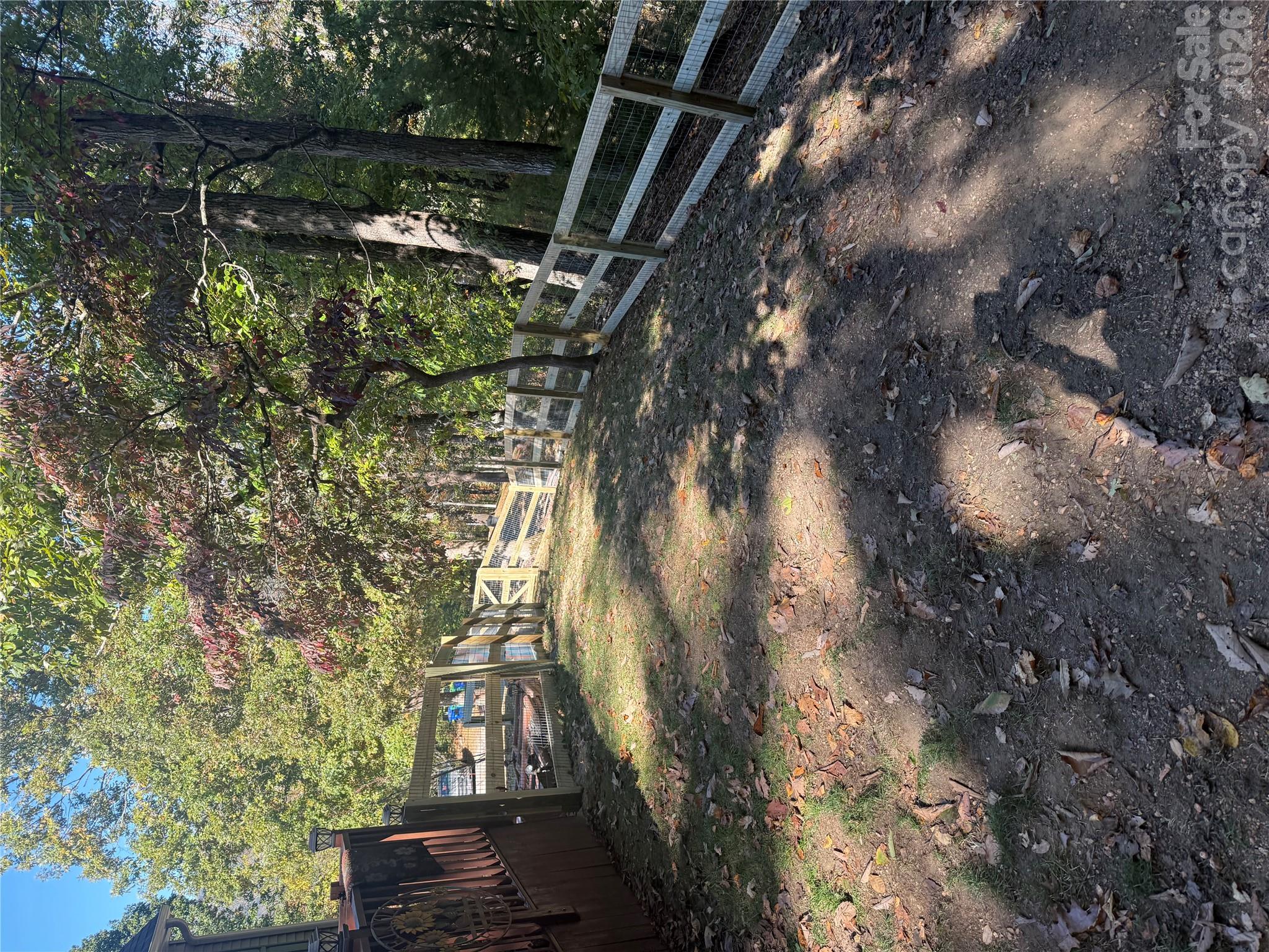 Brand new fence in the front yard pet and child friendly! - 70 Heslar Way, Marshall