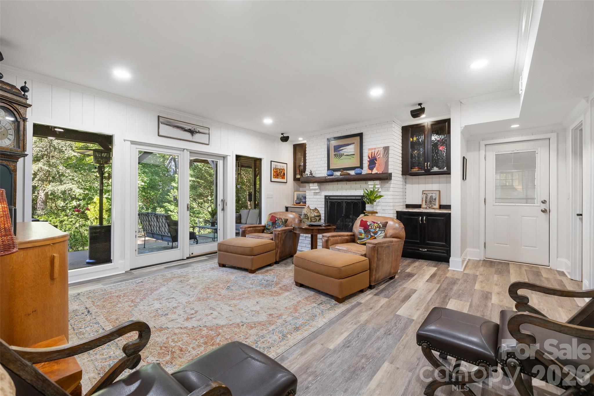 Family room in walk out basement complete with wet bar and private patio - 4 Thornwood Lane, Lake Wylie