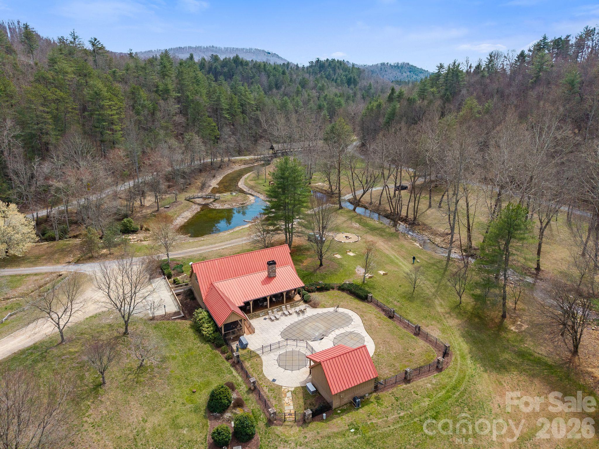 Community Ammenities - 275 Stone Valley Way, Hendersonville