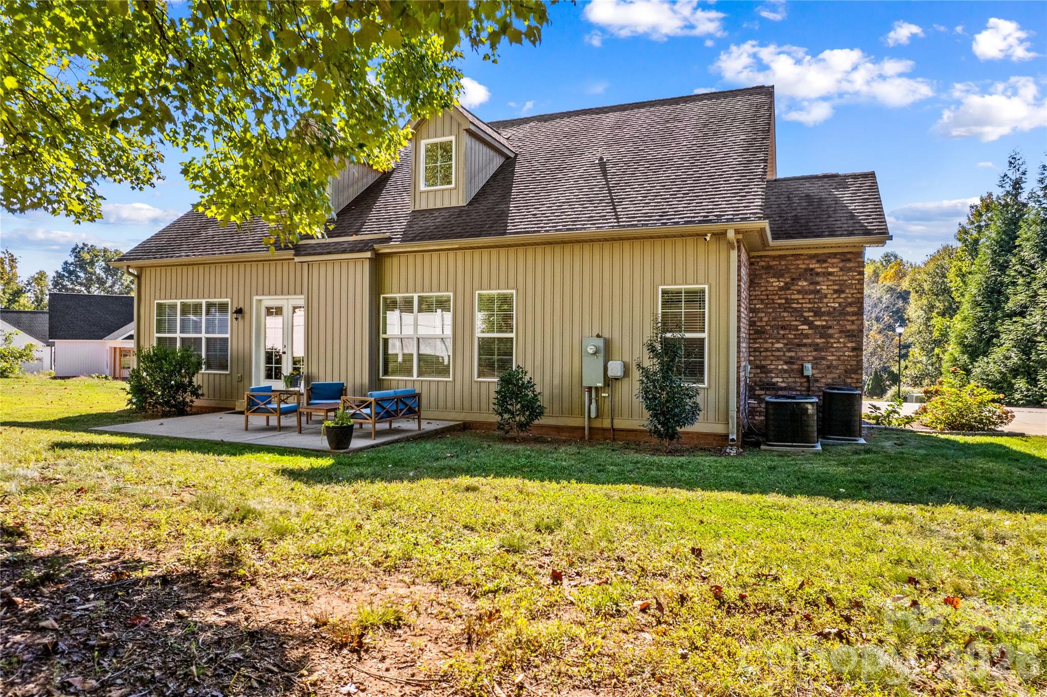Enjoy your back patio and shade trees - 178 Nellwood Court, Mocksville