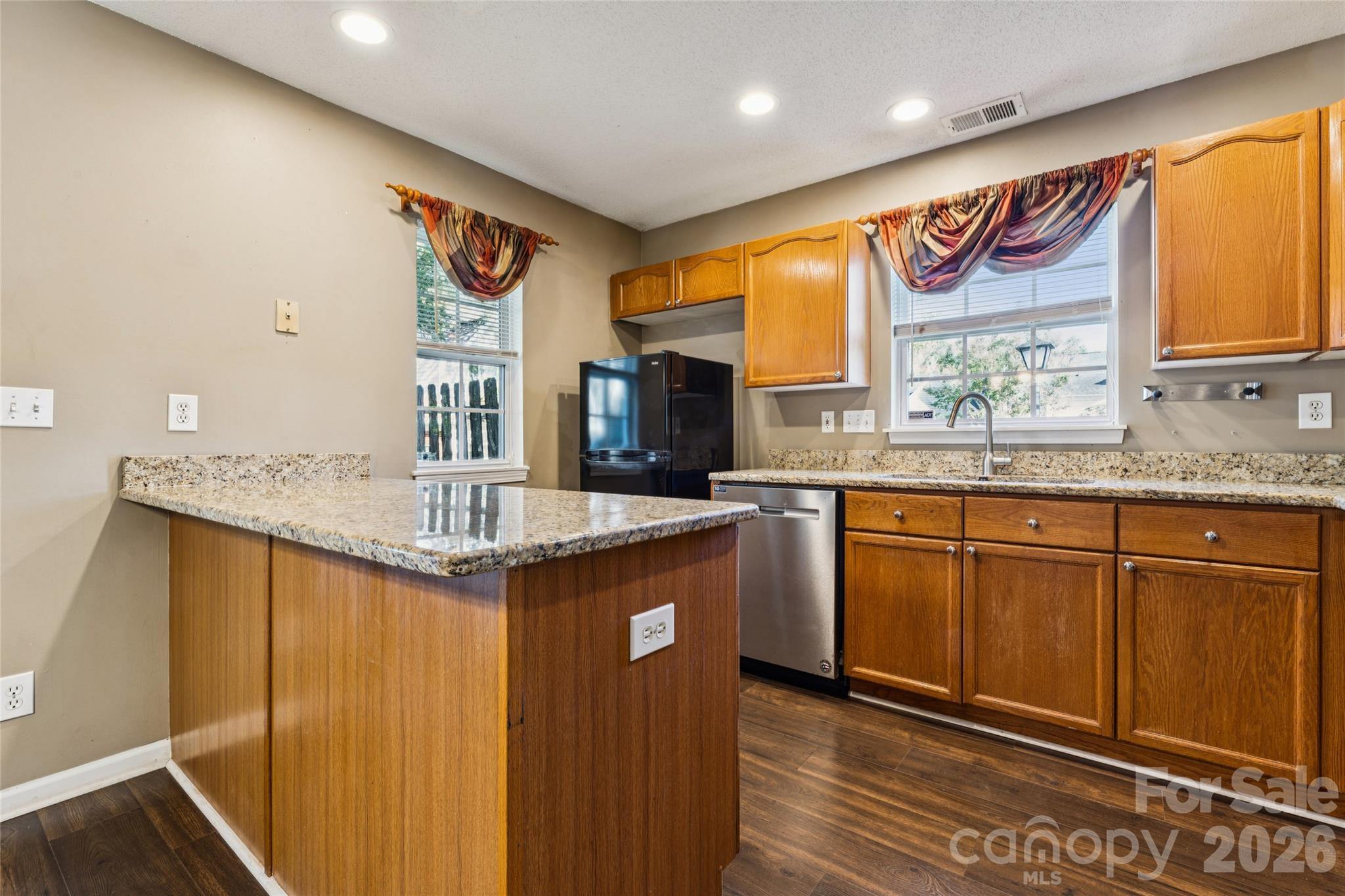 Kitchen - 735 Mountainwater Drive, Charlotte