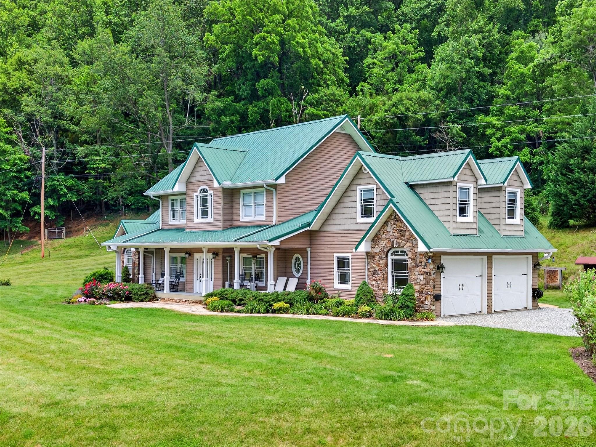 Single Family Residence at 227 Black Bear Cove, Clyde