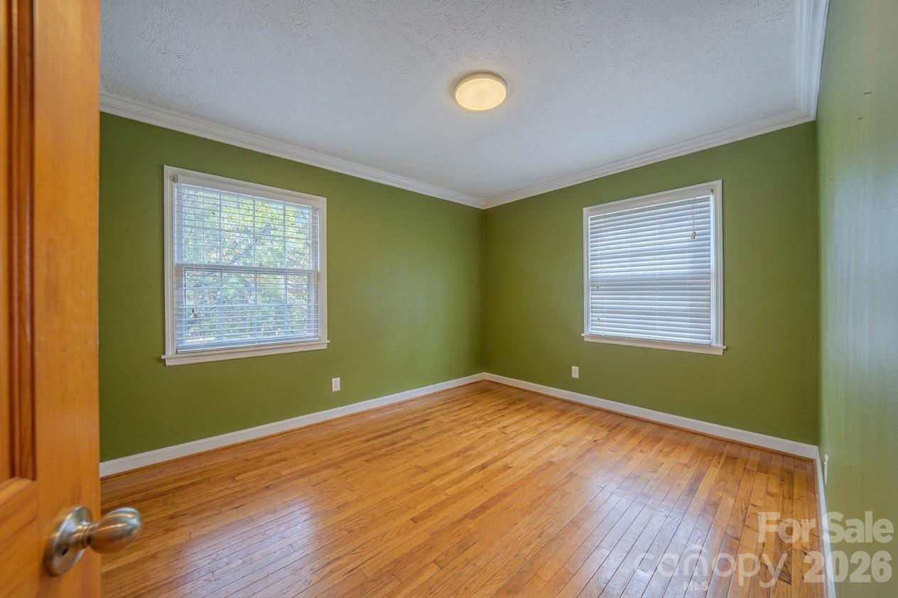 Single Family Residence at 8 Riverbend Drive, Asheville, photo 21 of 44