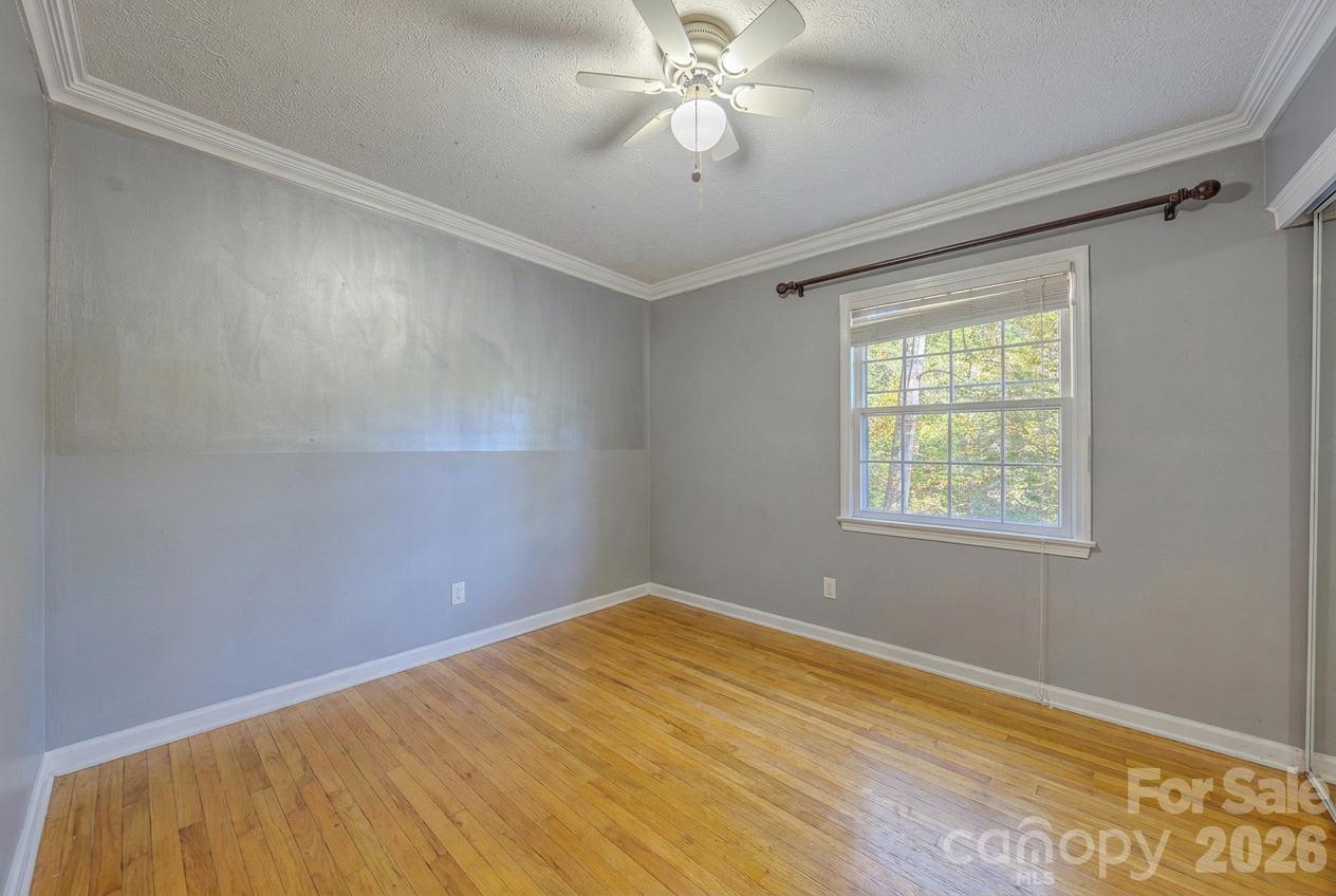 Single Family Residence at 8 Riverbend Drive, Asheville, photo 26 of 44