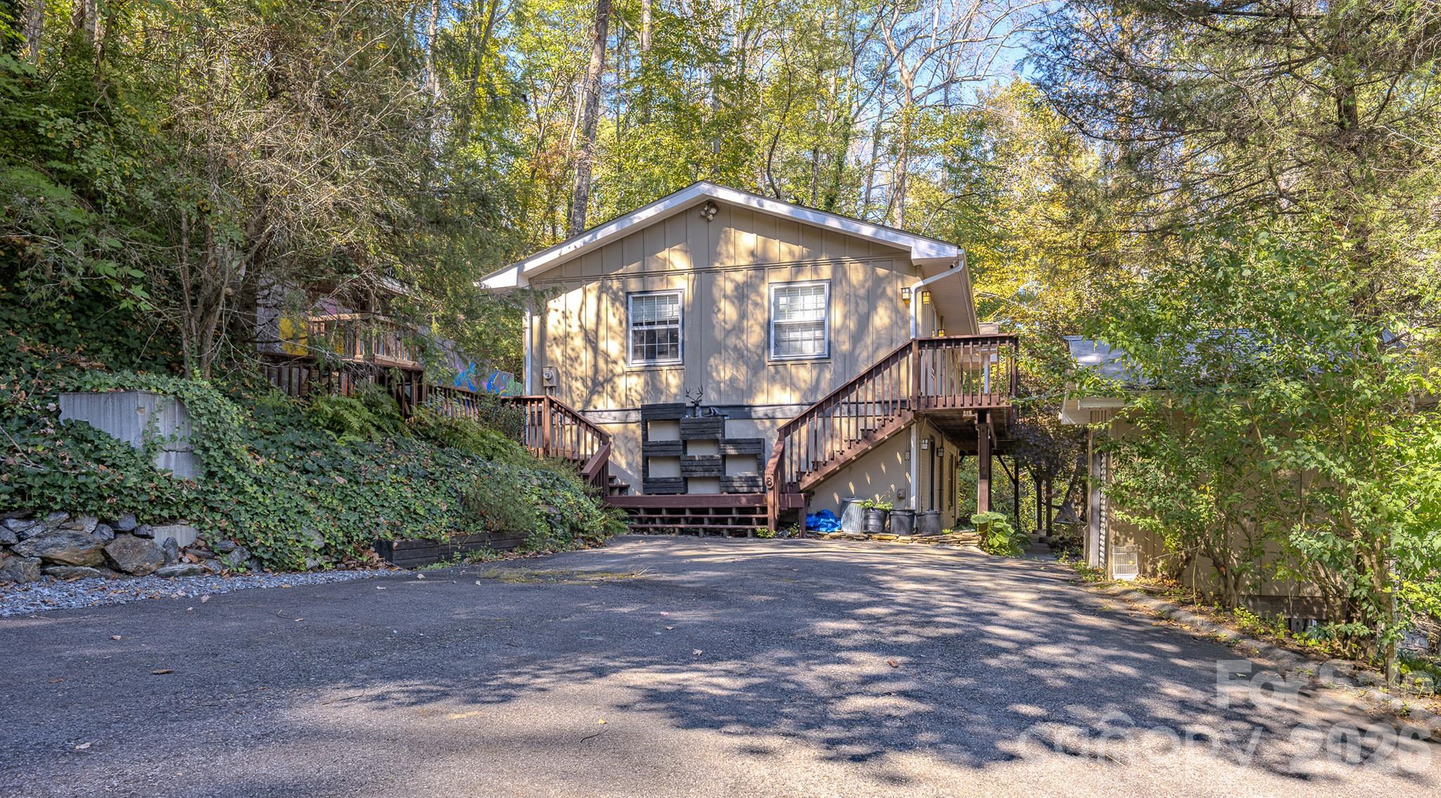 Single Family Residence at 8 Riverbend Drive, Asheville, photo 31 of 44