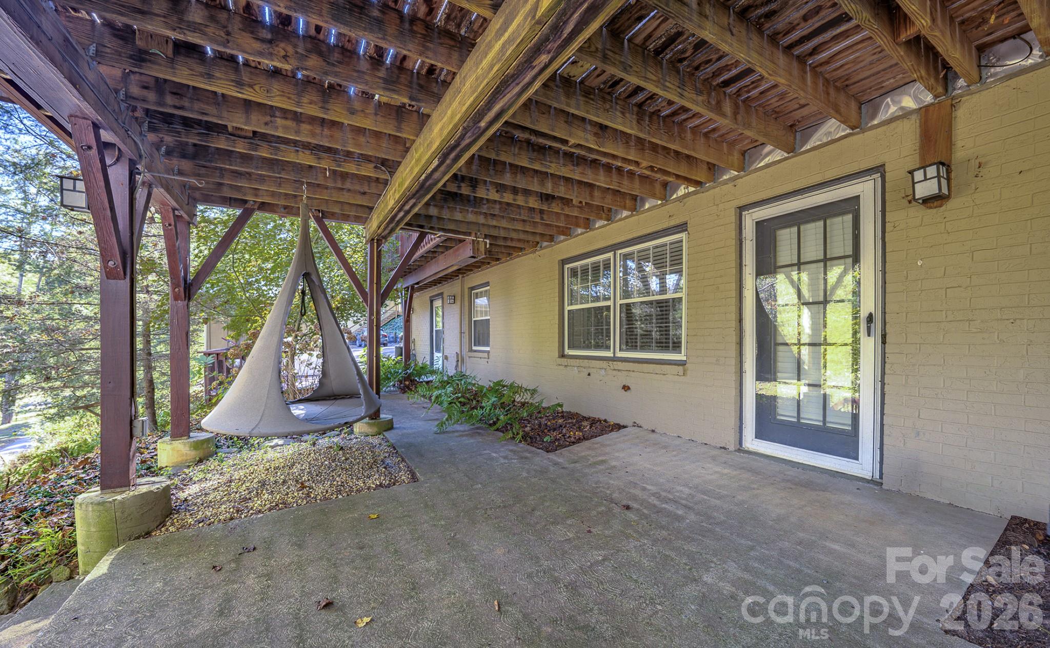 Single Family Residence at 8 Riverbend Drive, Asheville, photo 36 of 44