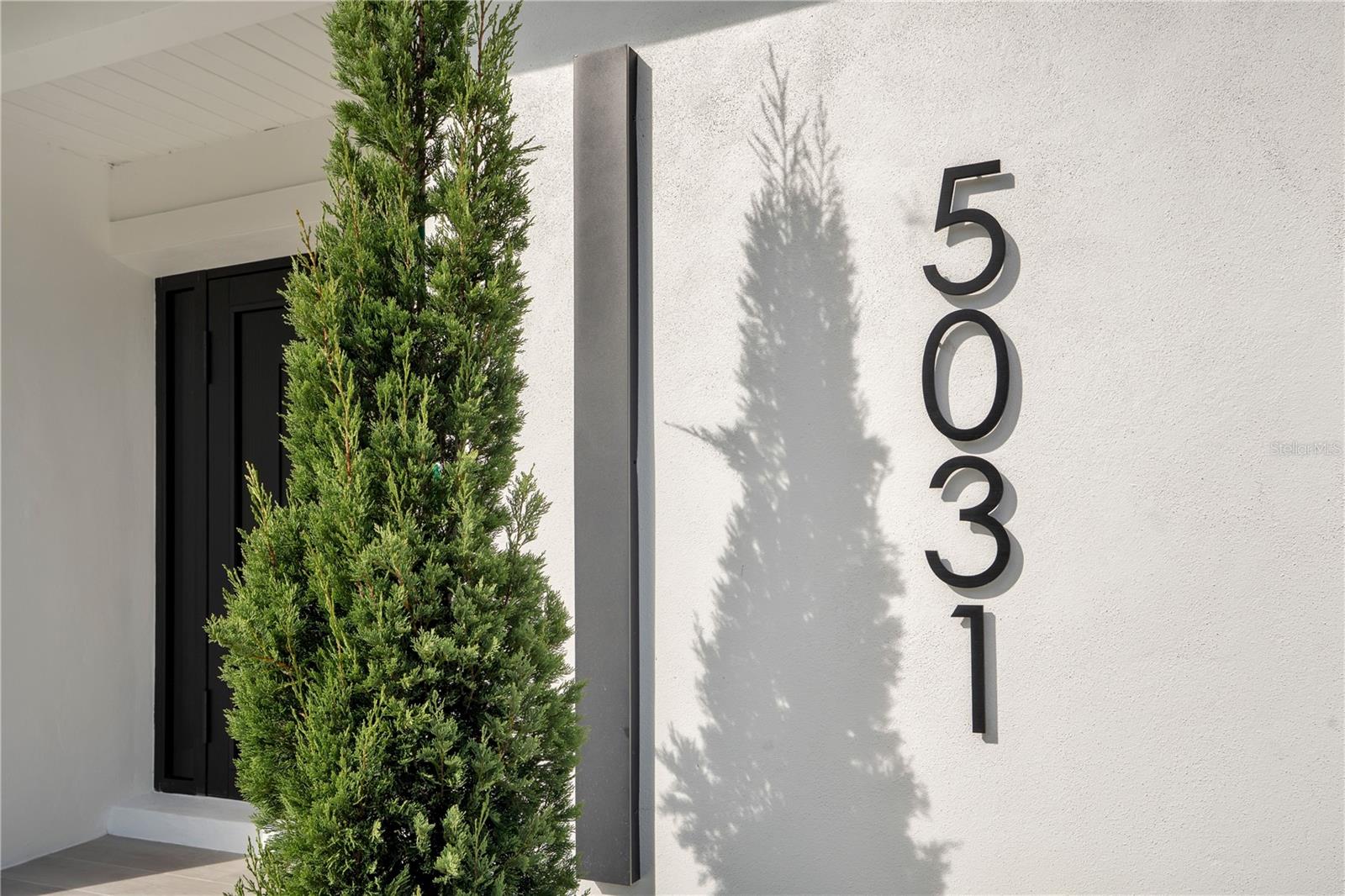Single Family Residence at 5031 SAINT DENIS CT, BELLE ISLE, photo 16 of 93