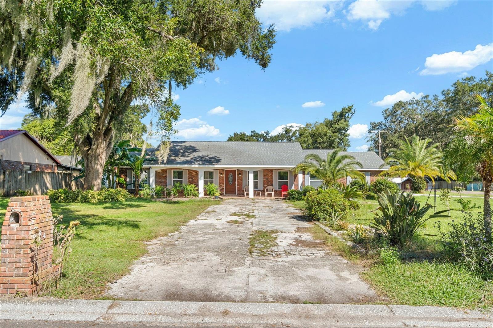 334 HOLLOWTREE DR