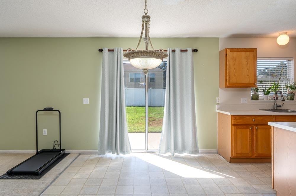 Eat-in Kitchen - 3643 WELLINGTON PL, BARTOW