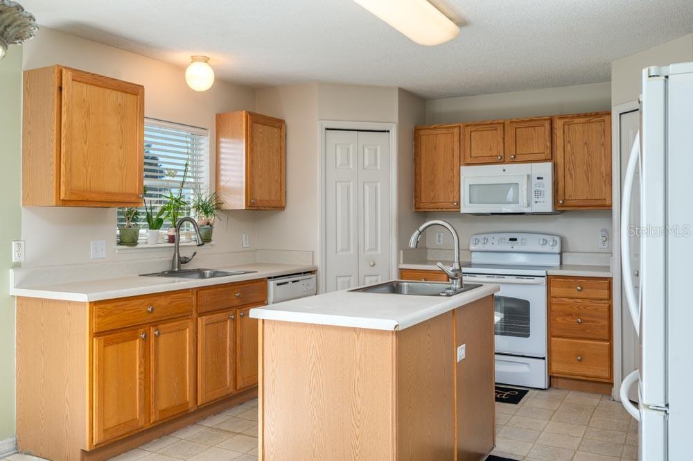 Kitchen - 3643 WELLINGTON PL, BARTOW