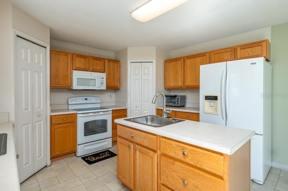Kitchen - 3643 WELLINGTON PL, BARTOW