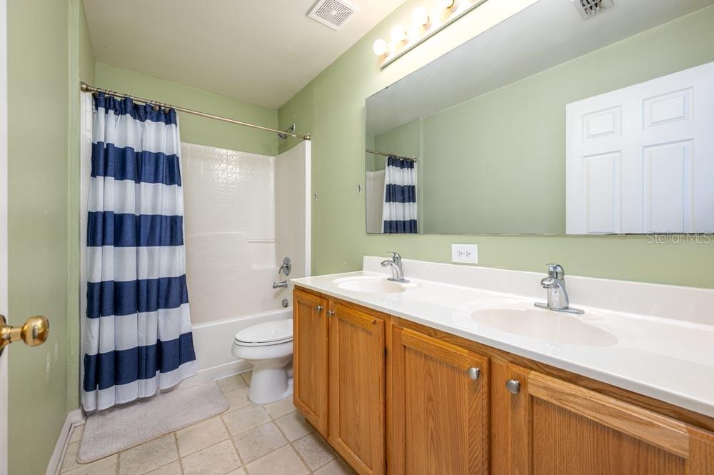 Hall Bathroom - 3643 WELLINGTON PL, BARTOW