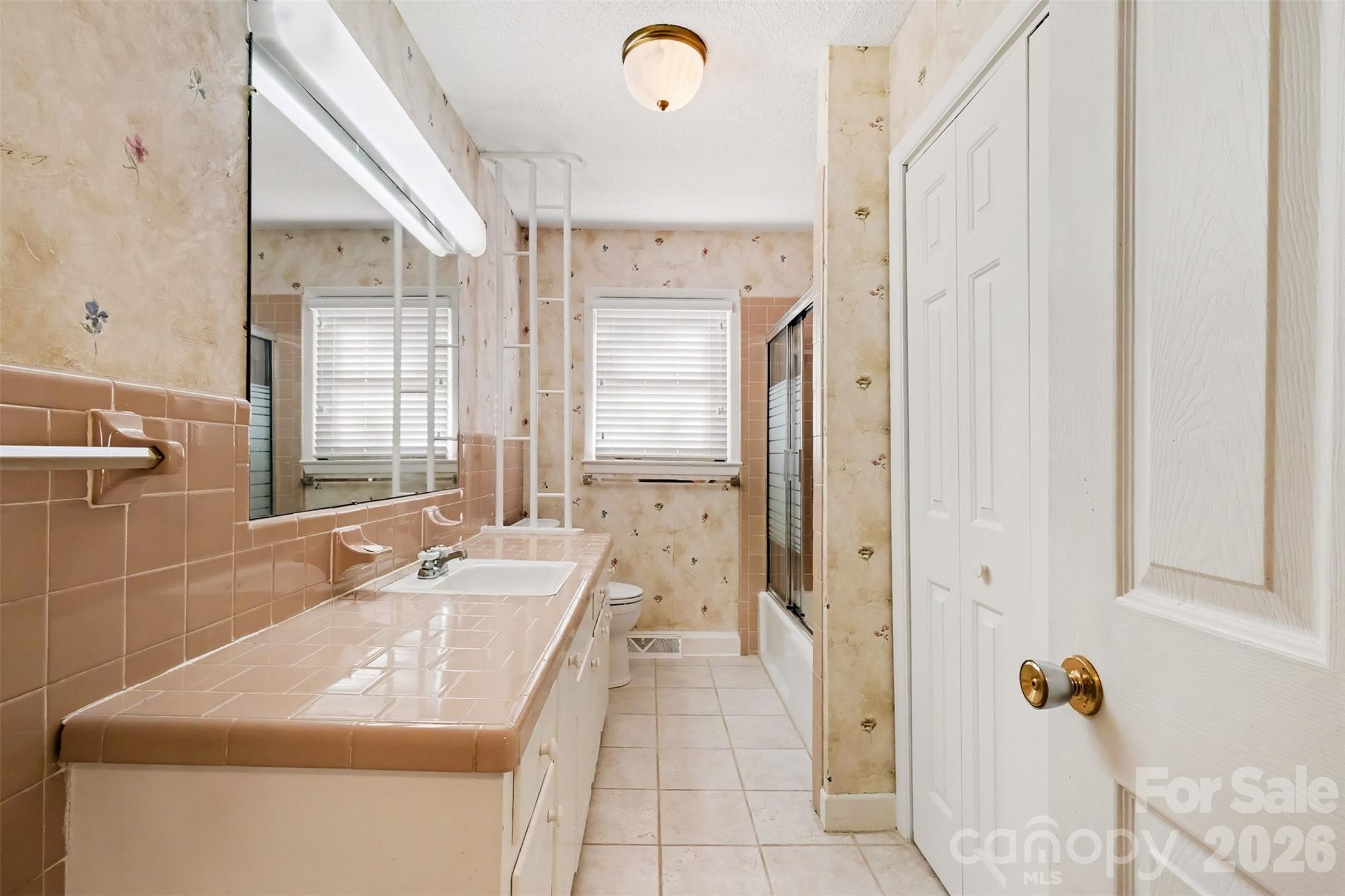 Hall Bath - 225 Edgewood Drive, Statesville