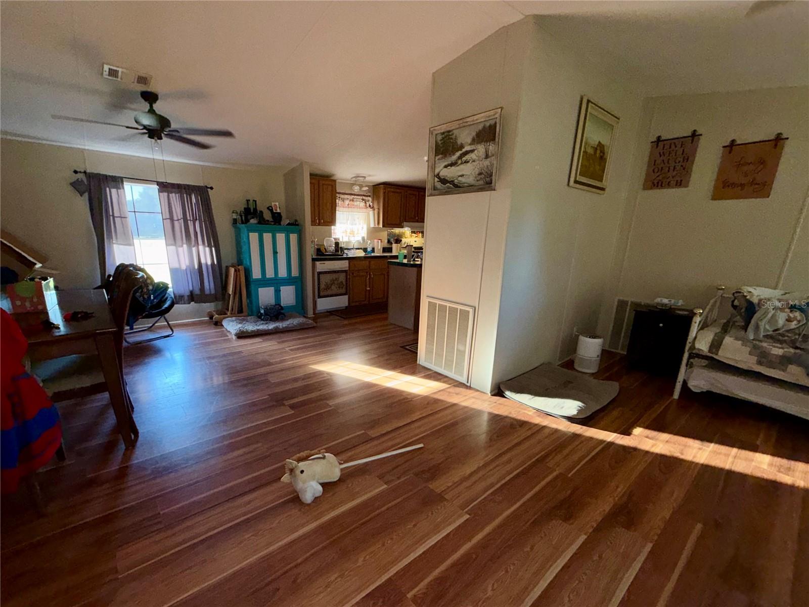 Manufactured Home at 25207 JEFFERSON ST, ASTATULA, photo 8 of 28