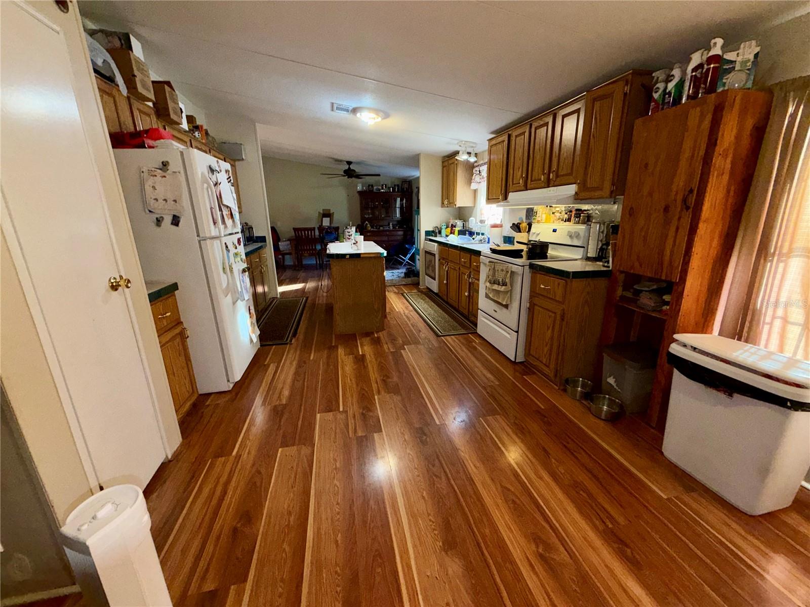 Manufactured Home at 25207 JEFFERSON ST, ASTATULA, photo 10 of 28