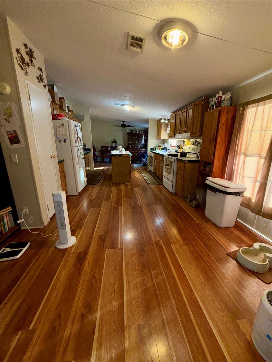 Manufactured Home at 25207 JEFFERSON ST, ASTATULA, photo 12 of 28