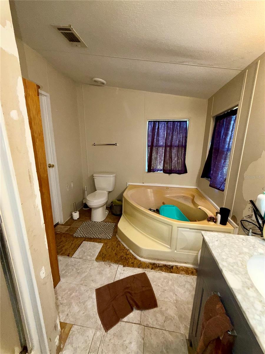Manufactured Home at 25207 JEFFERSON ST, ASTATULA, photo 19 of 28