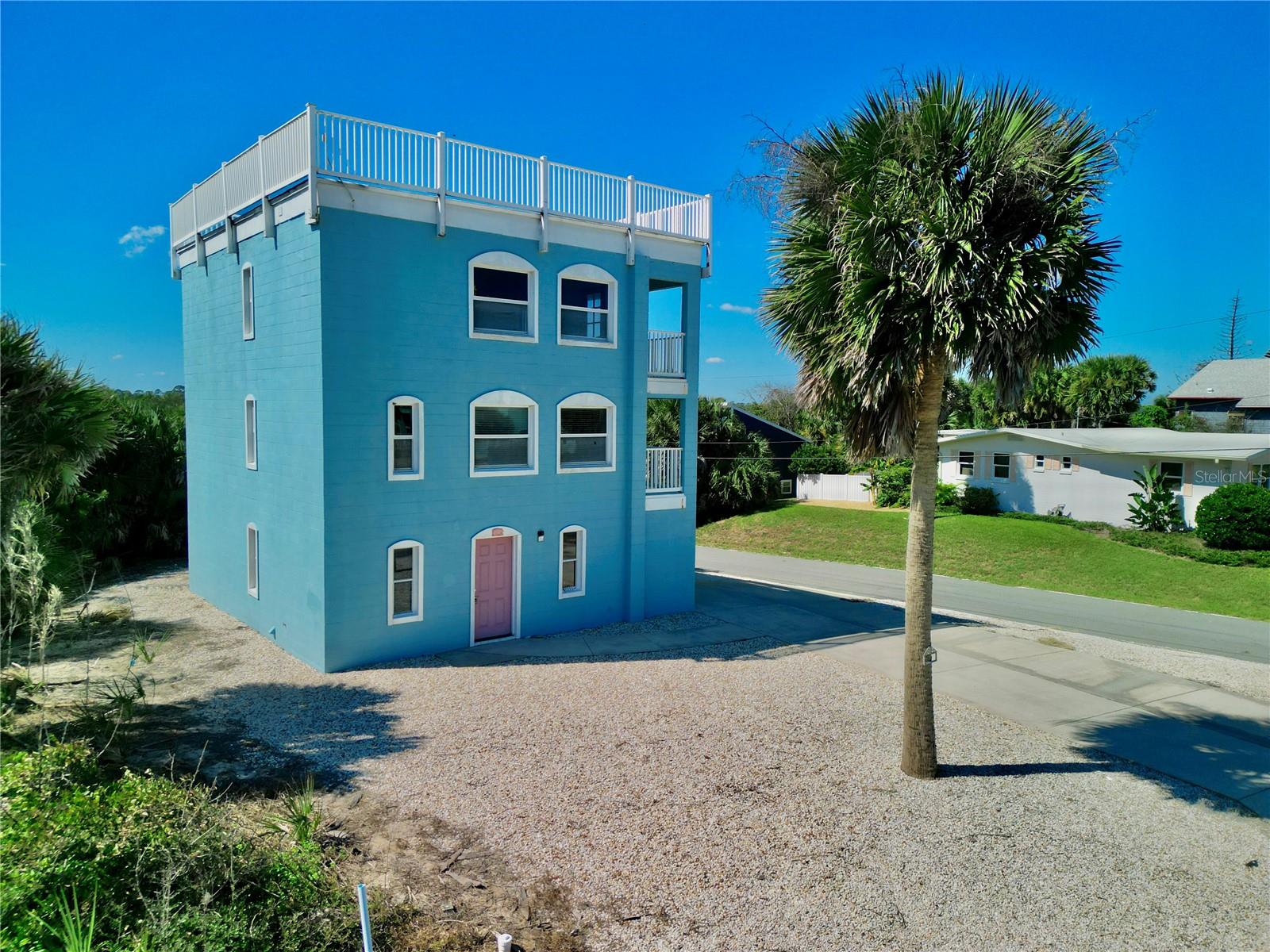 1221 N CENTRAL AVE