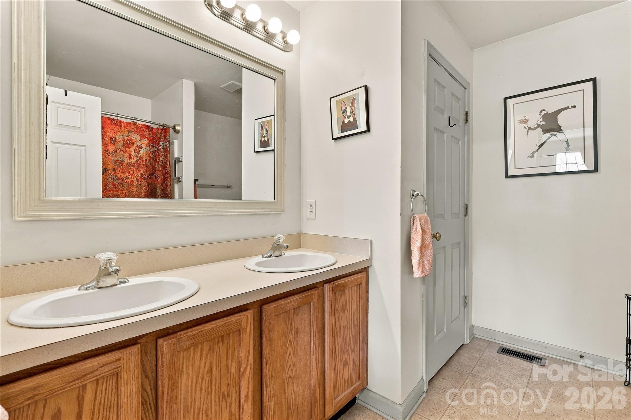 Single Family Residence at 43 Indian Trail Road, Candler, photo 16 of 29