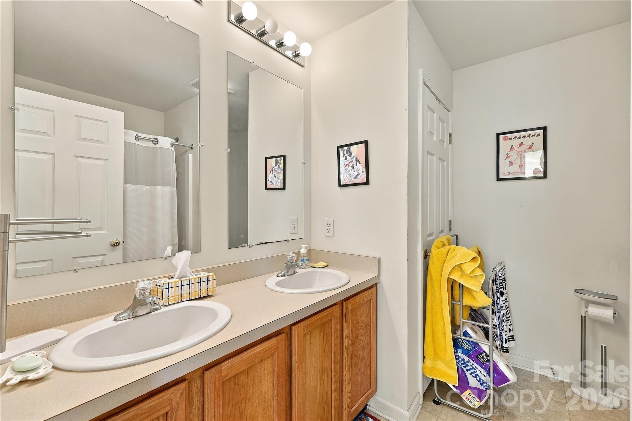 Single Family Residence at 43 Indian Trail Road, Candler, photo 20 of 29