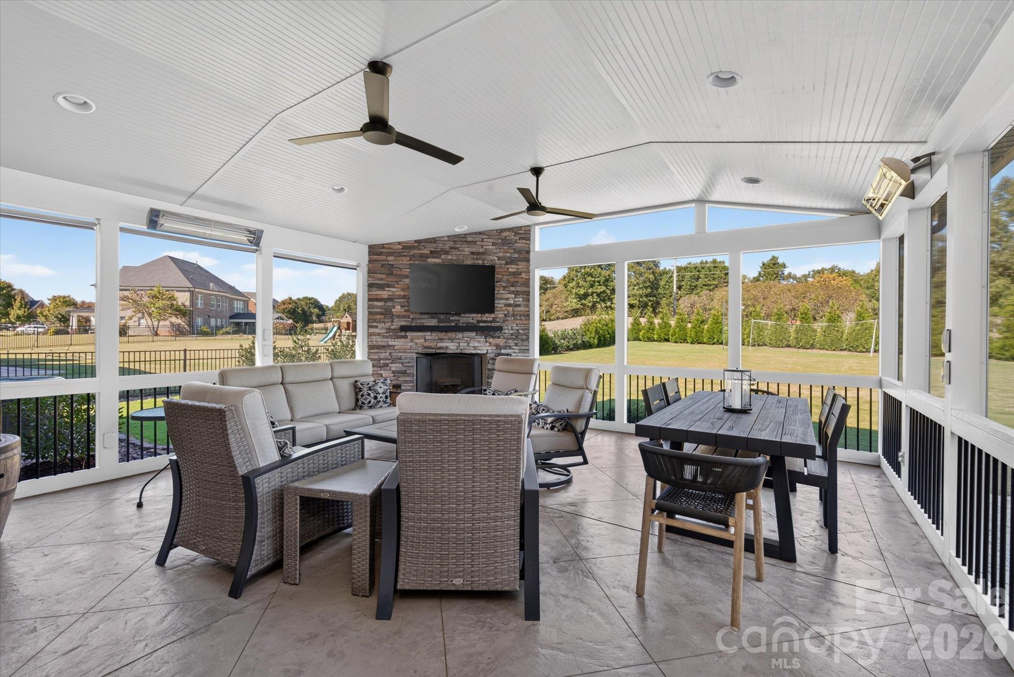 Single Family Residence at 2418 Creek Manor Drive, Waxhaw, photo 12 of 31