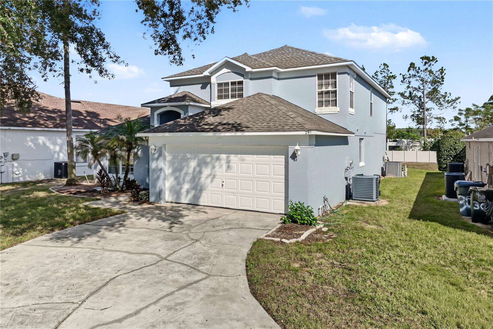 291 GROSVENOR LOOP