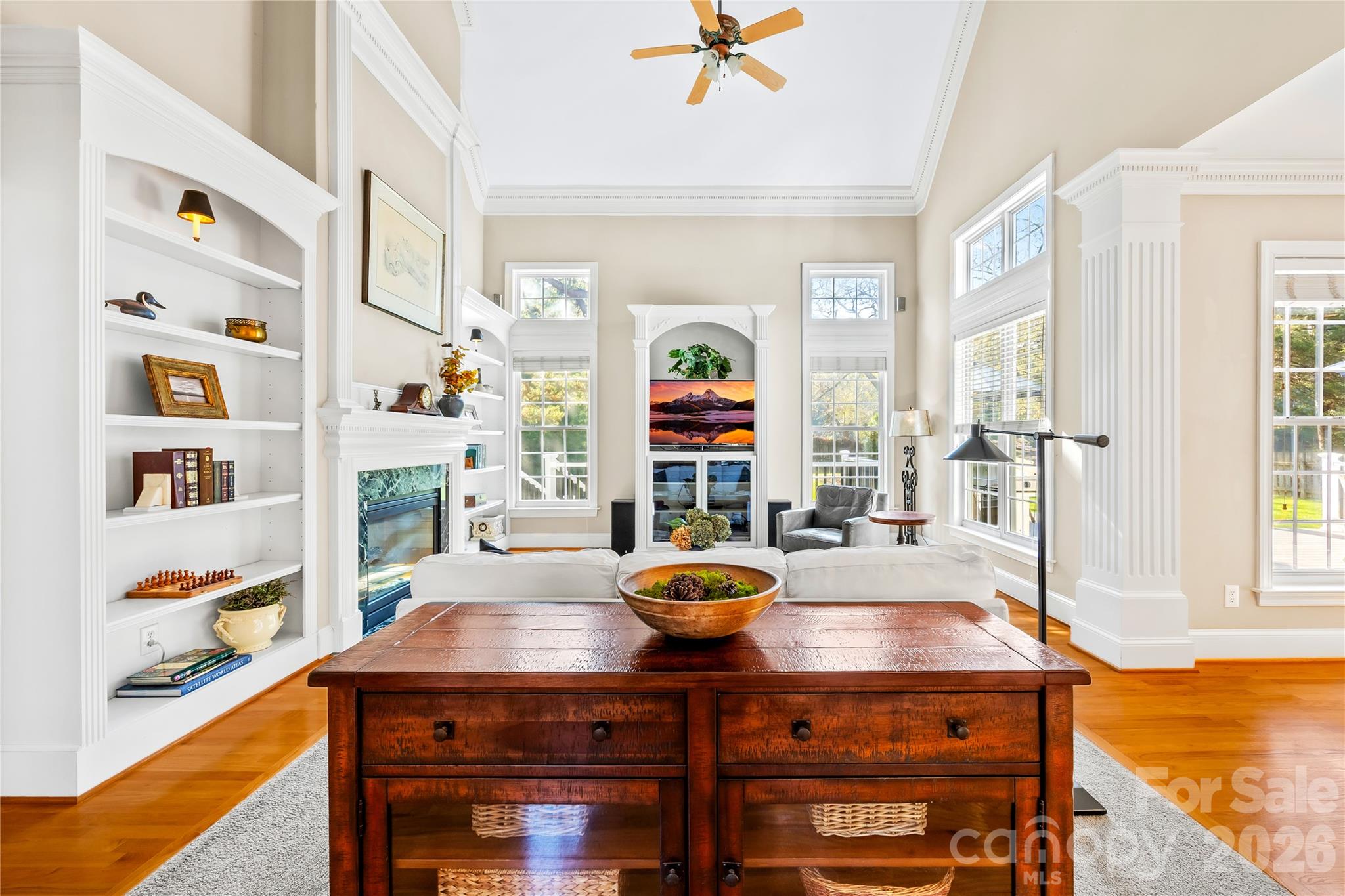 Living Room with vaulted ceilings - 1410 Pine Needle Lane, Mooresville
