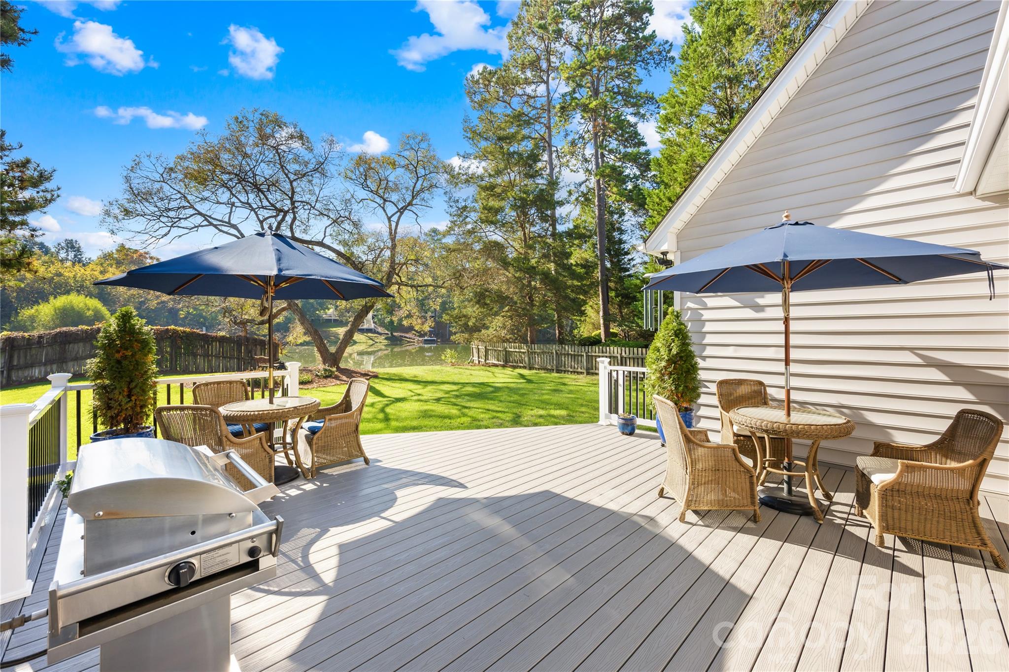 Large composite deck - 1410 Pine Needle Lane, Mooresville