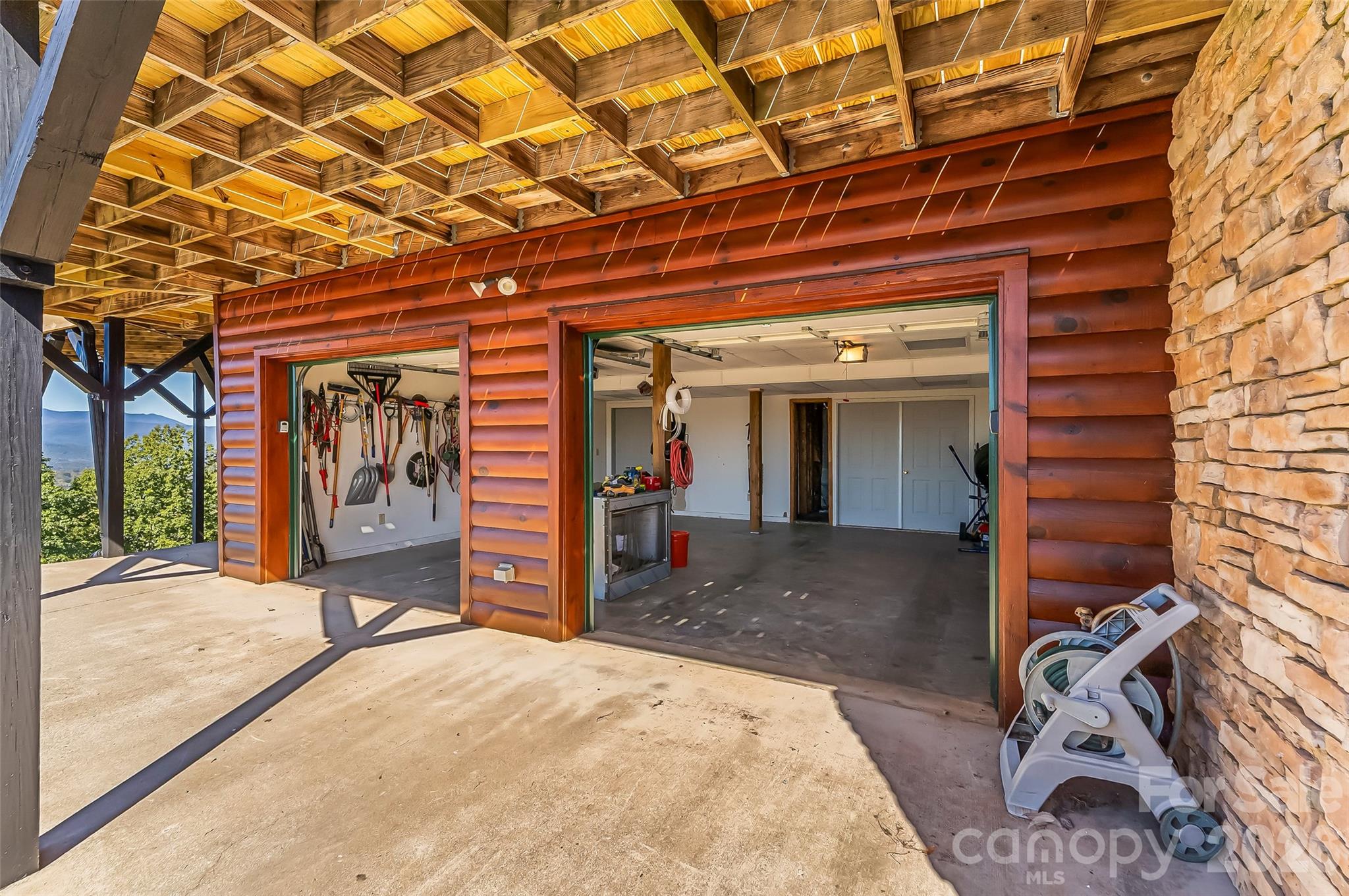 Garage - 1829 Grants Mountain Road, Marion